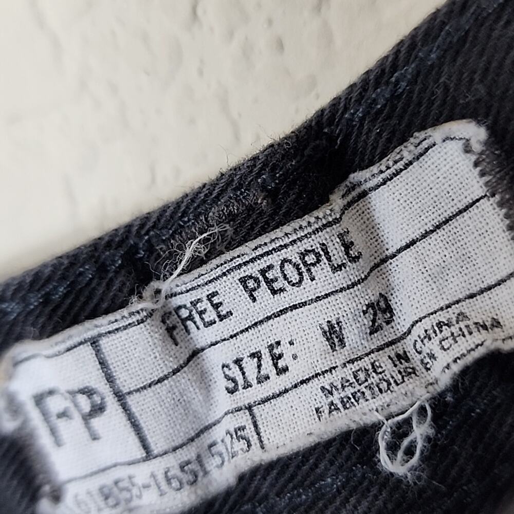 Free People $68 Size 29 Black Distressed Denim Shorts - Picture 3 of 7